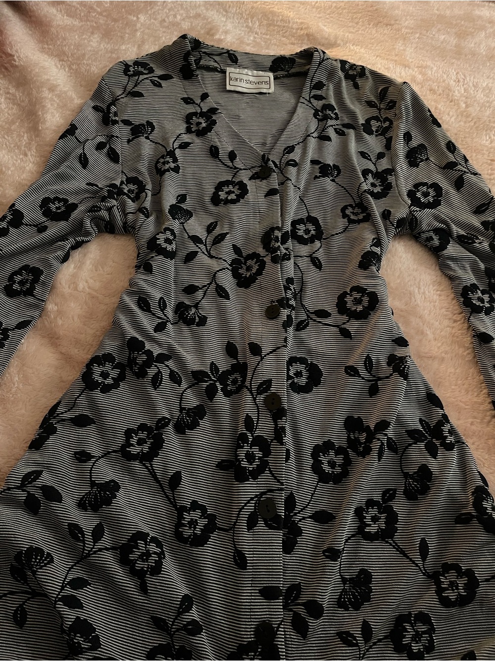 karin stevens black and gray floral button-front long sleeve dress